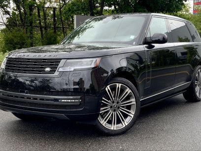 New 2025 Land Rover Range Rover Long Wheelbase SE