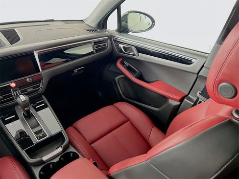 New 2026 Porsche Macan S image 26
