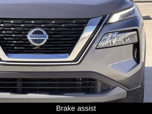 Used 2021 Nissan Rogue SV image 11