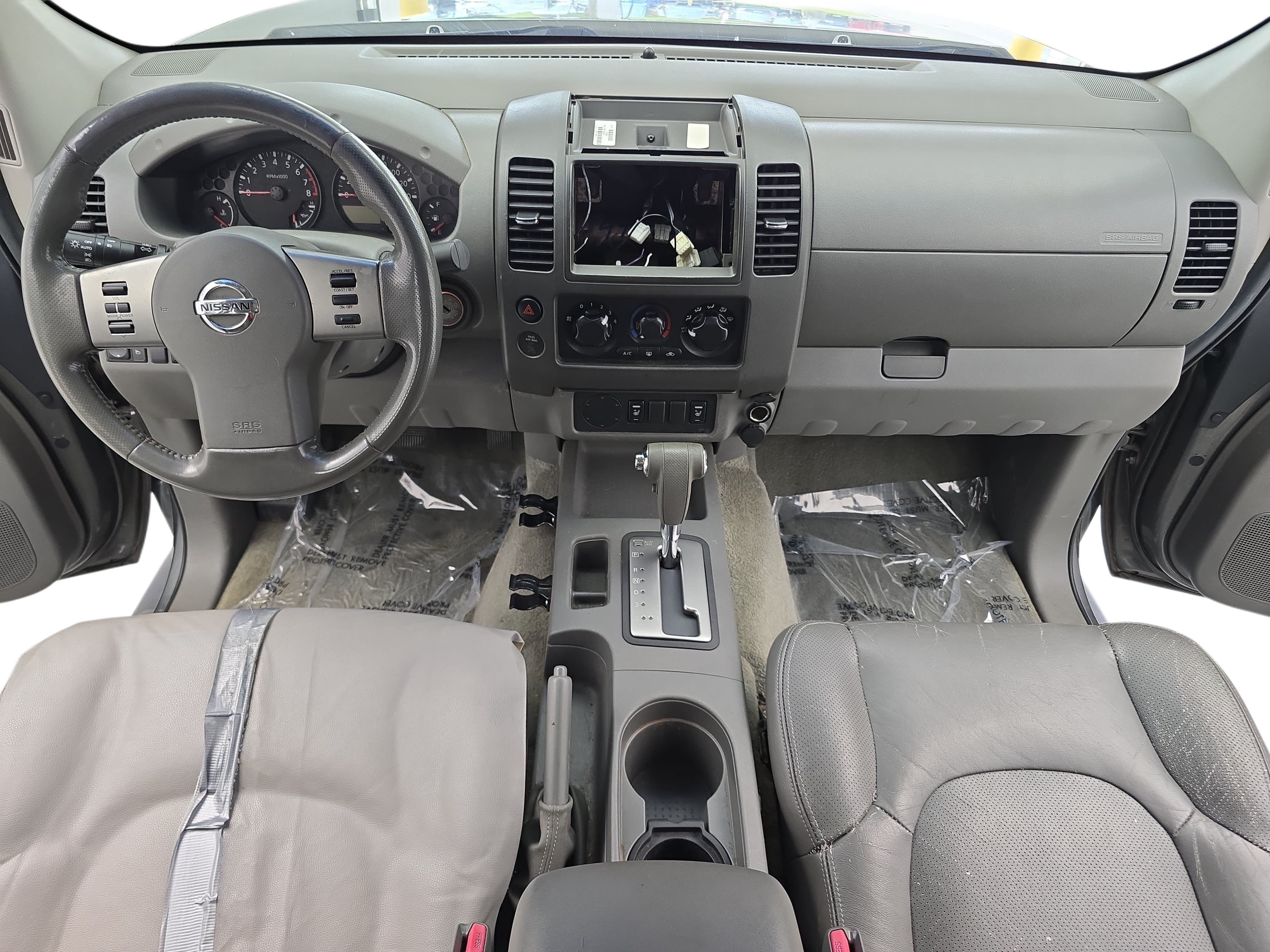 Used 2005 Nissan Frontier LE w/ (X01) Leather Pkg RWD image 9