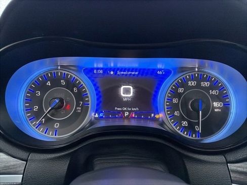 Used 2022 Chrysler 300 Touring L image 23