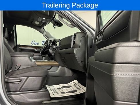 Used 2024 Chevrolet Silverado 1500 LT w/ Z71 Off-Road Package AWD/4WD image 15