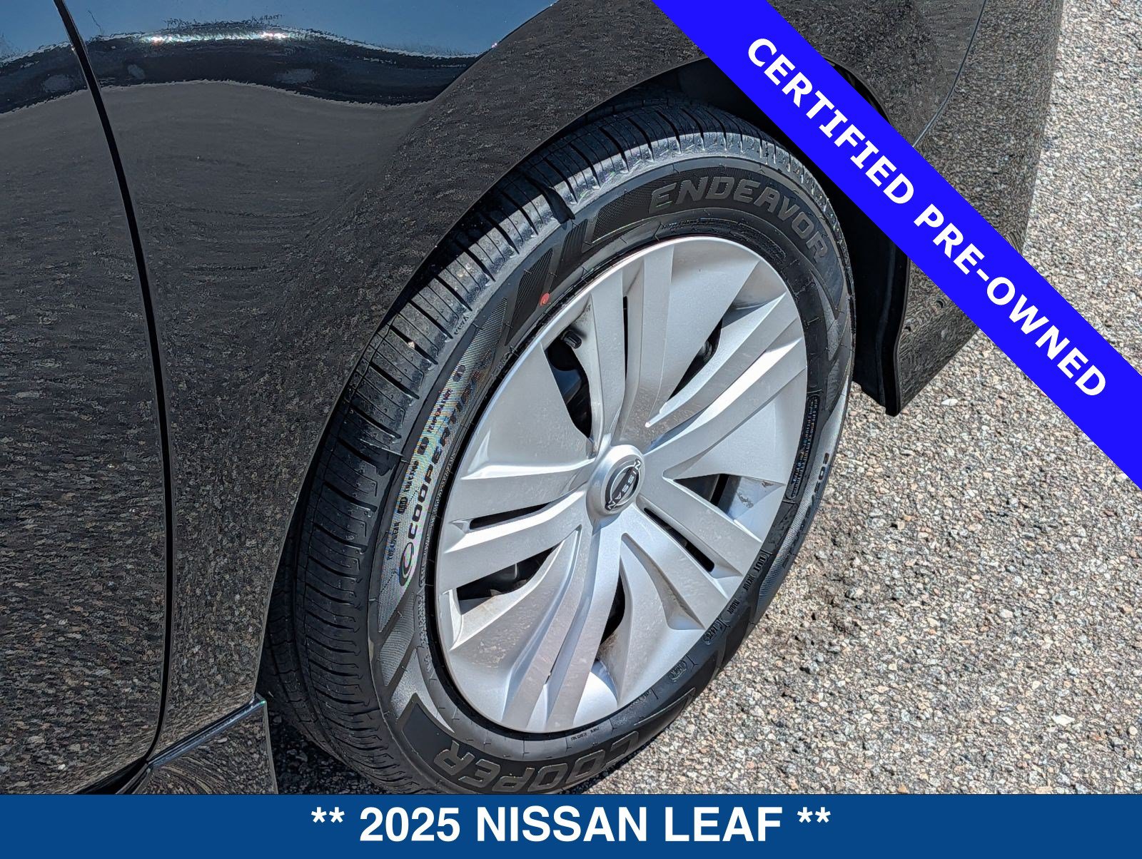 Used 2025 Nissan Leaf S FWD image 13