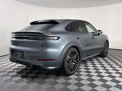 New 2026 Porsche Cayenne GTS AWD/4WD image 9