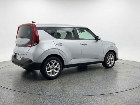 Used 2025 Kia Soul LX w/ LX Technology Package image 9