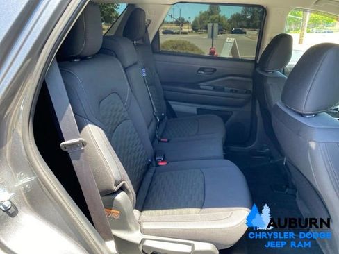 Used 2024 Nissan Pathfinder SV AWD/4WD image 21