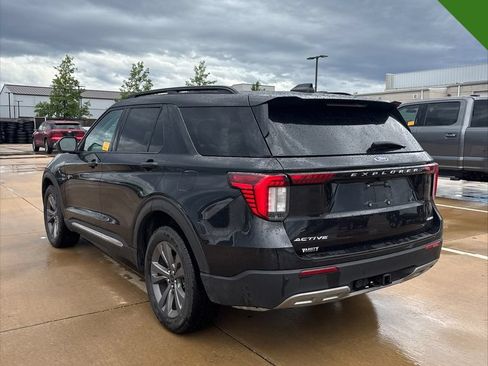 Used 2025 Ford Explorer Active w/ Active Comfort Package AWD/4WD image 3