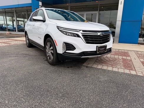 Used 2023 Chevrolet Equinox LT AWD/4WD image 2