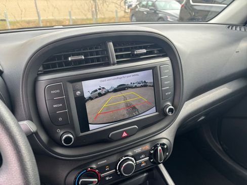 Used 2025 Kia Soul LX w/ LX Technology Package image 22