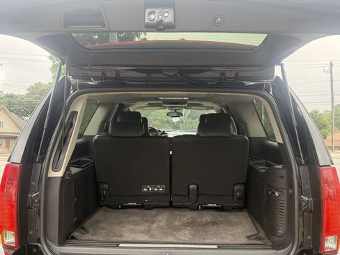 Used 2011 Cadillac Escalade ESV Luxury image 22