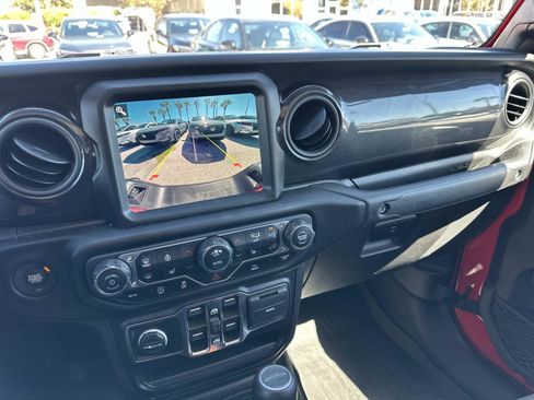 Certified 2022 Jeep Gladiator Sport image 23
