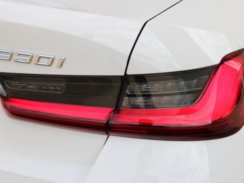 Used 2026 BMW 330i Sedan w/ Convenience Package RWD image 10