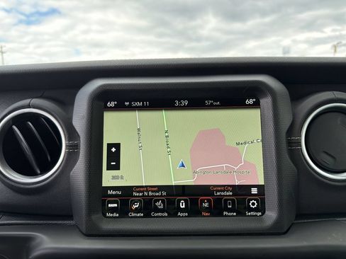 Used 2023 Jeep Wrangler Unlimited Sahara w/ Cold Weather Group AWD/4WD image 25