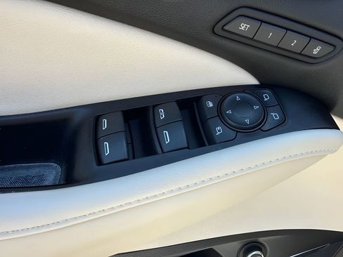 Used 2023 Buick Enclave Premium w/ Experience Buick Package FWD image 30
