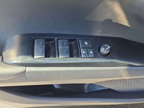 Used 2025 Toyota Camry LE FWD image 25