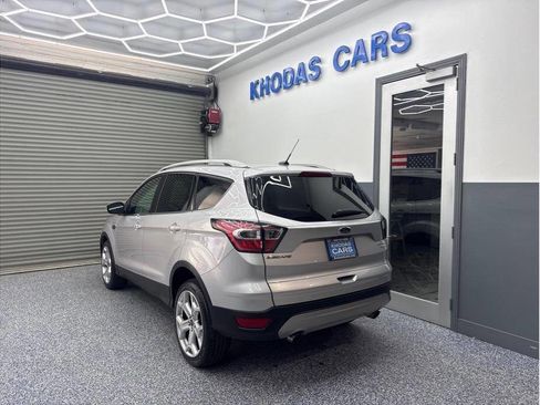 Used 2017 Ford Escape Titanium FWD image 3