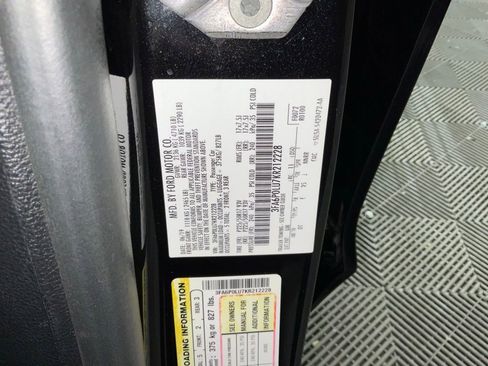 Used 2019 Ford Fusion SE FWD image 27