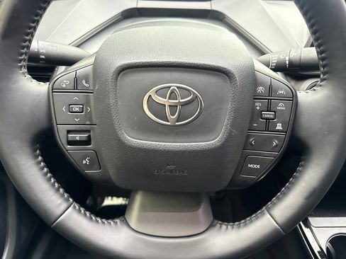 Used 2025 Toyota Prius LE FWD image 58