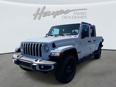 Used 2021 Jeep Gladiator Sport image 36