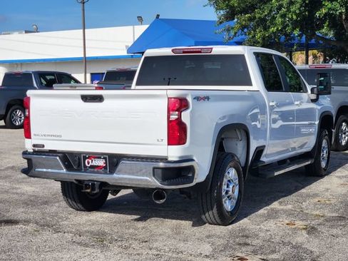 Used 2025 Chevrolet Silverado 2500 LT w/ Convenience Package AWD/4WD image 7