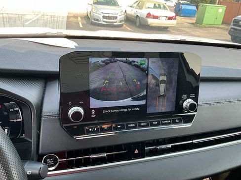 Used 2024 Mitsubishi Outlander SEL FWD image 13