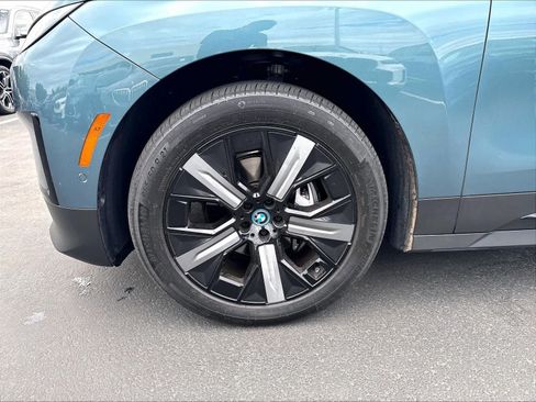 Used 2024 BMW iX xDrive50 AWD/4WD image 33