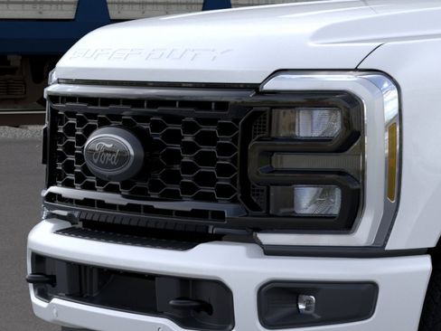 New 2026 Ford F250 Lariat w/ Black Appearance Package AWD/4WD image 17