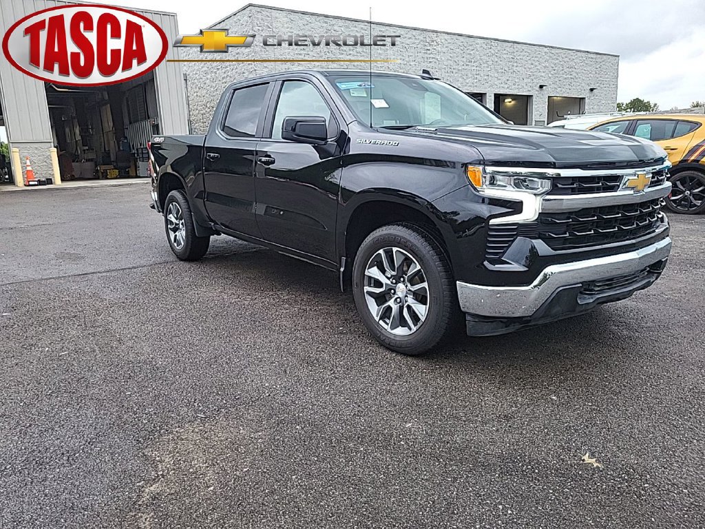 Used 2025 Chevrolet Silverado 1500 LT AWD/4WD image 1