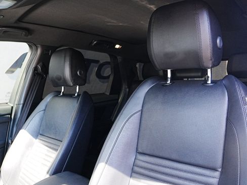 Used 2023 Land Rover Discovery Sport S image 10