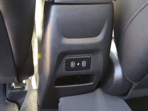 Certified 2024 Hyundai Venue Limited image 13