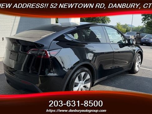 Used 2024 Tesla Model Y 2WD image 5