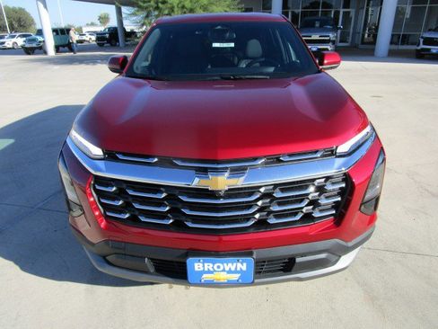 New 2026 Chevrolet Equinox LT w/ Convenience Package II image 2