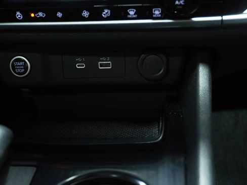 Used 2023 Nissan Rogue SV w/ SV Premium Package image 19