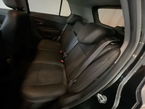 Used 2019 Chevrolet Trax LT w/ LT Convenience Package image 22