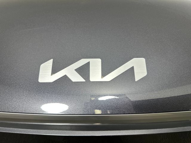 Used 2024 Kia EV9 Wind AWD/4WD image 11