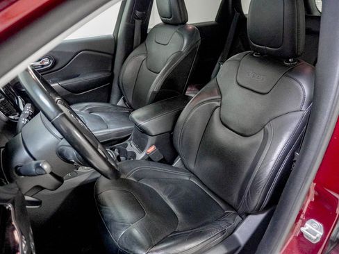 Used 2020 Jeep Cherokee Limited AWD/4WD image 19