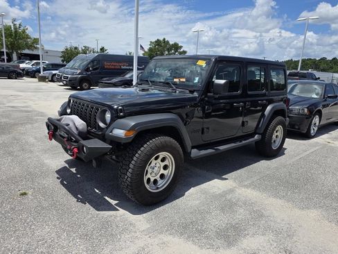 Used 2025 Jeep Wrangler Unlimited Sport AWD/4WD image 4