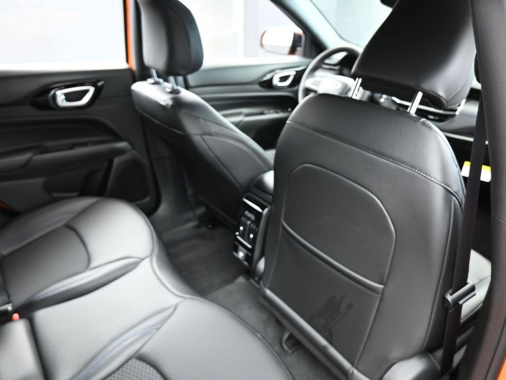New 2026 Jeep Compass Latitude AWD/4WD image 35