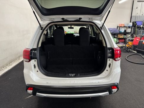 Used 2018 Mitsubishi Outlander ES image 6