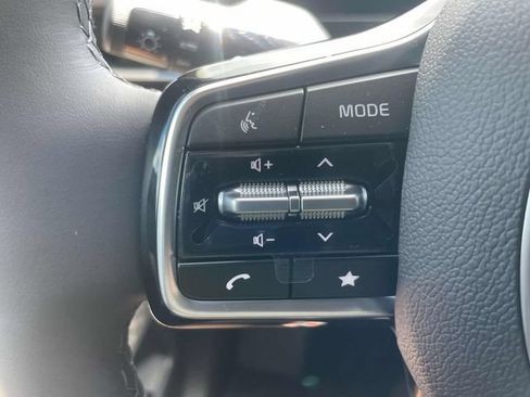 New 2026 Kia Carnival EX FWD image 28