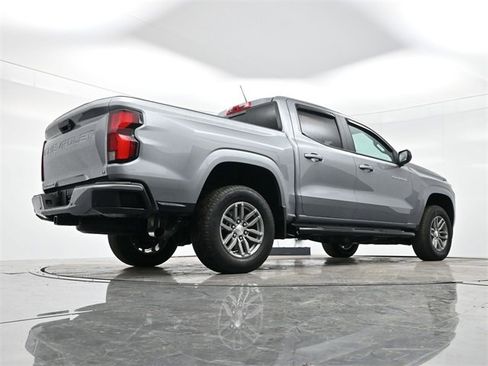 Used 2024 Chevrolet Colorado LT w/ LT Convenience Package III image 27