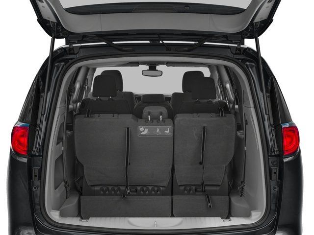 Used 2017 Chrysler Pacifica Touring FWD image 15