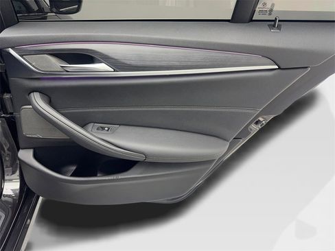 Used 2022 BMW 530i w/ Premium Package image 42