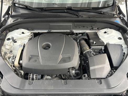 Used 2020 Volvo XC60 T6 Momentum AWD/4WD image 29