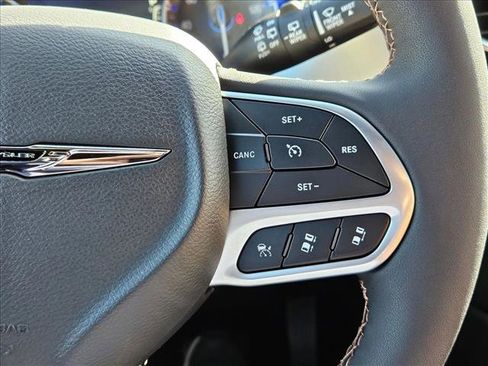 New 2026 Chrysler Pacifica Pinnacle image 13