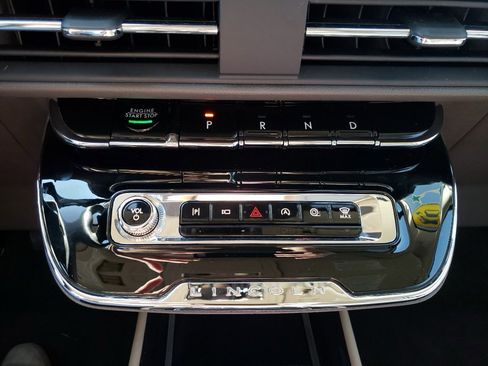 Used 2023 Lincoln Corsair AWD w/ Equipment Group 101A image 9