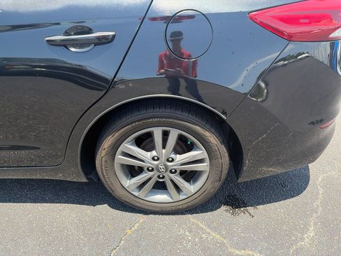 Used 2017 Hyundai Elantra SE FWD image 11