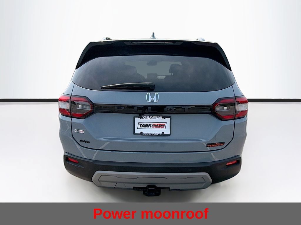 Used 2025 Honda Pilot TrailSport image 9