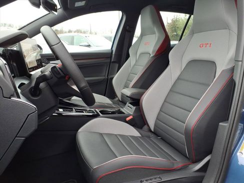 New 2025 Volkswagen GTI SE image 5