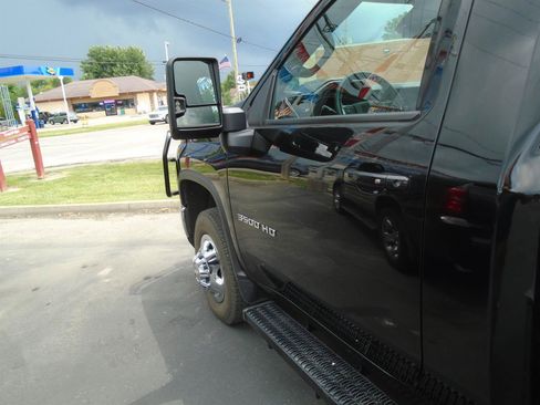 Used 2025 Chevrolet Silverado 3500 LT w/ Convenience Package AWD/4WD image 12
